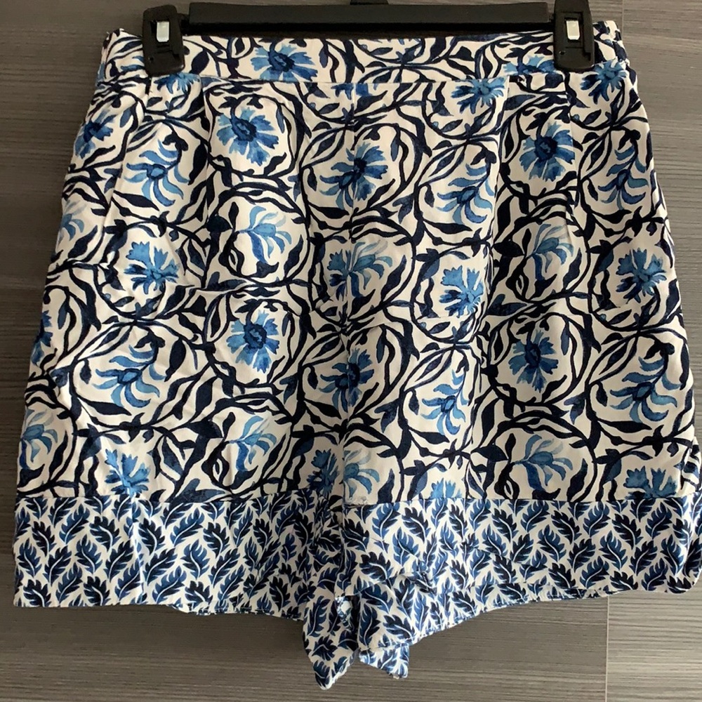 H&M - Blue Floral Short - Size 6